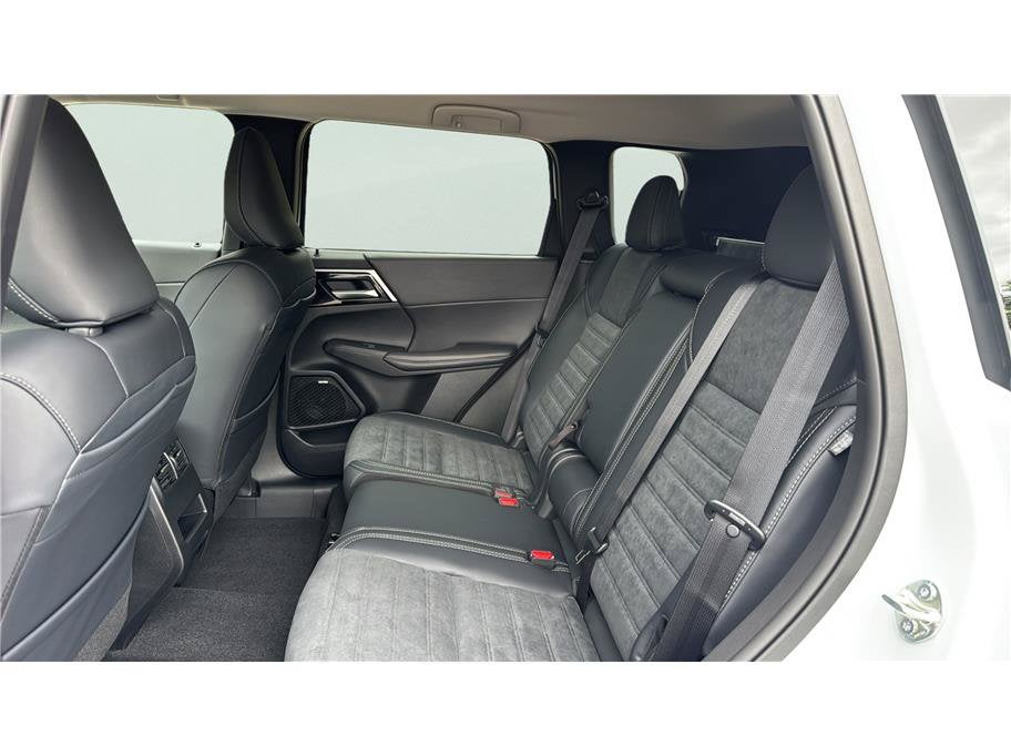 2026 Mitsubishi Outlander SE Sport Utility 4D