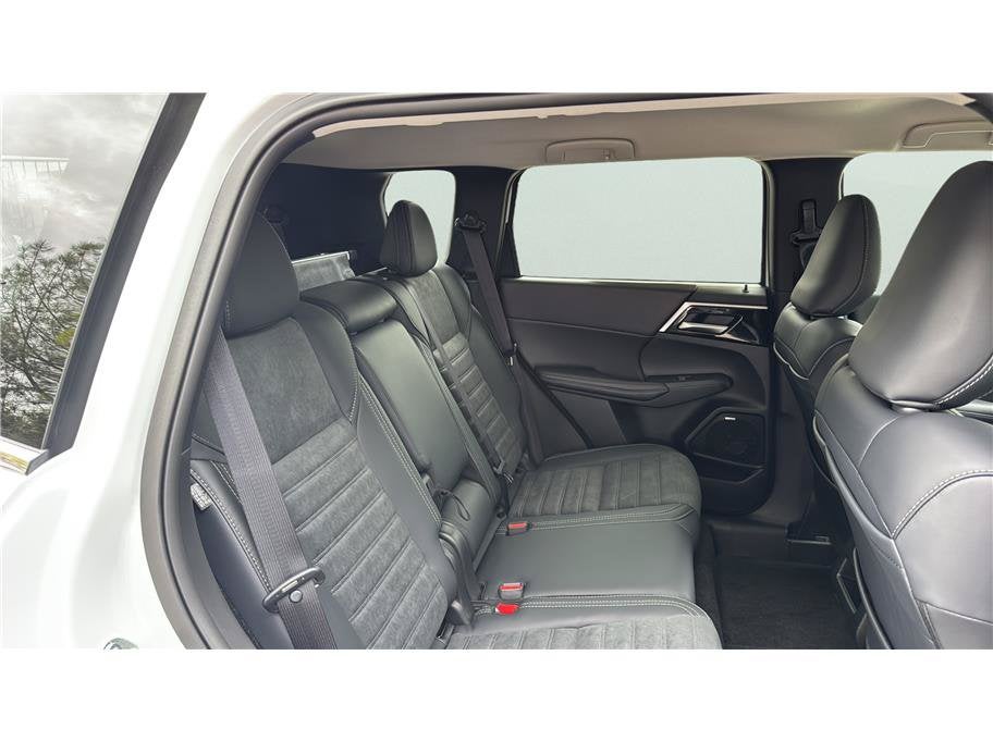 2026 Mitsubishi Outlander SE Sport Utility 4D