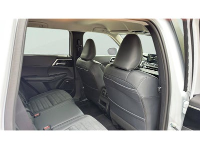 2026 Mitsubishi Outlander SE Sport Utility 4D