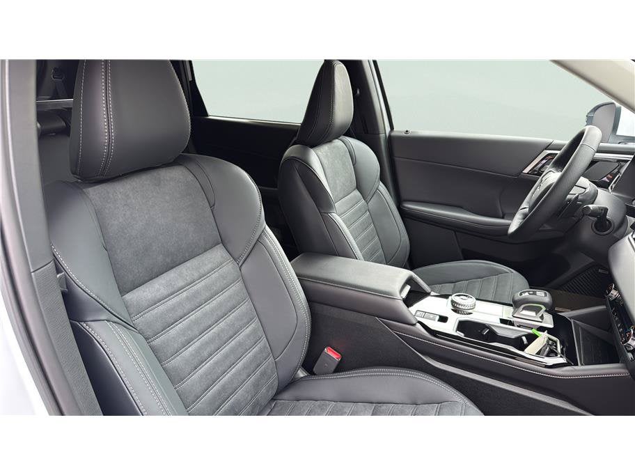 2026 Mitsubishi Outlander SE Sport Utility 4D