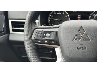2026 Mitsubishi Outlander SE Sport Utility 4D