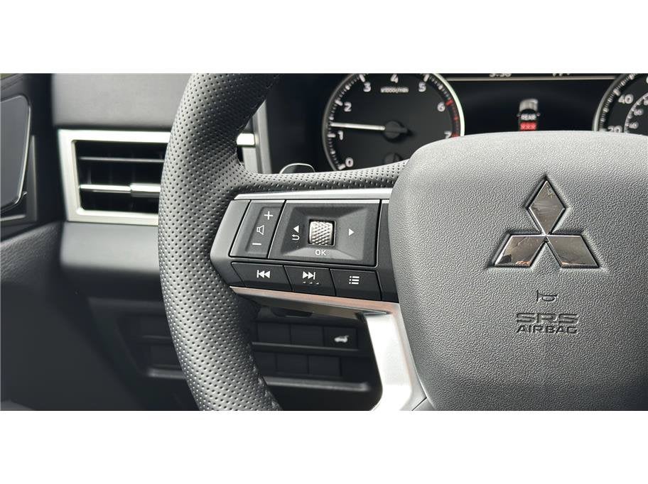 2026 Mitsubishi Outlander SE Sport Utility 4D