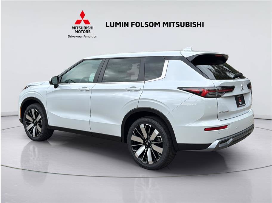 2026 Mitsubishi Outlander SE Sport Utility 4D