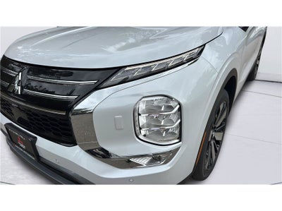 2026 Mitsubishi Outlander SE Sport Utility 4D