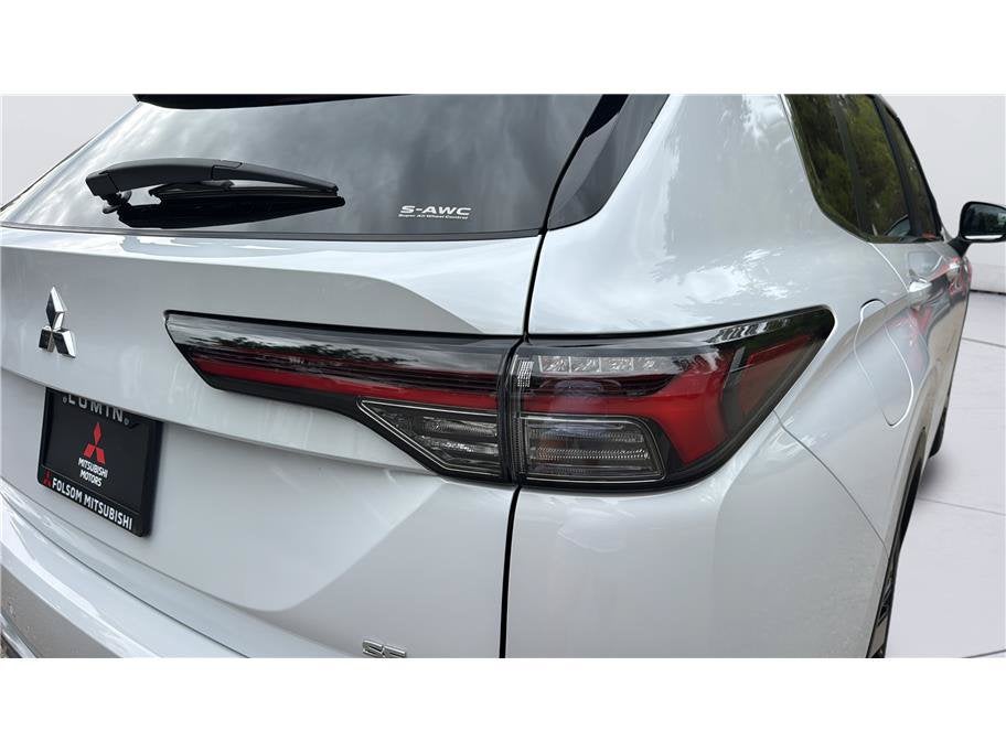 2026 Mitsubishi Outlander SE Sport Utility 4D