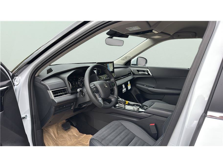 2026 Mitsubishi Outlander SE Sport Utility 4D