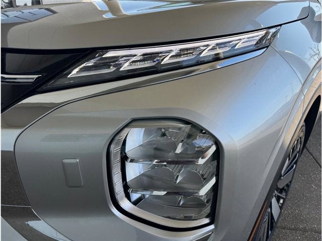 2026 Mitsubishi Outlander ES Sport Utility 4D