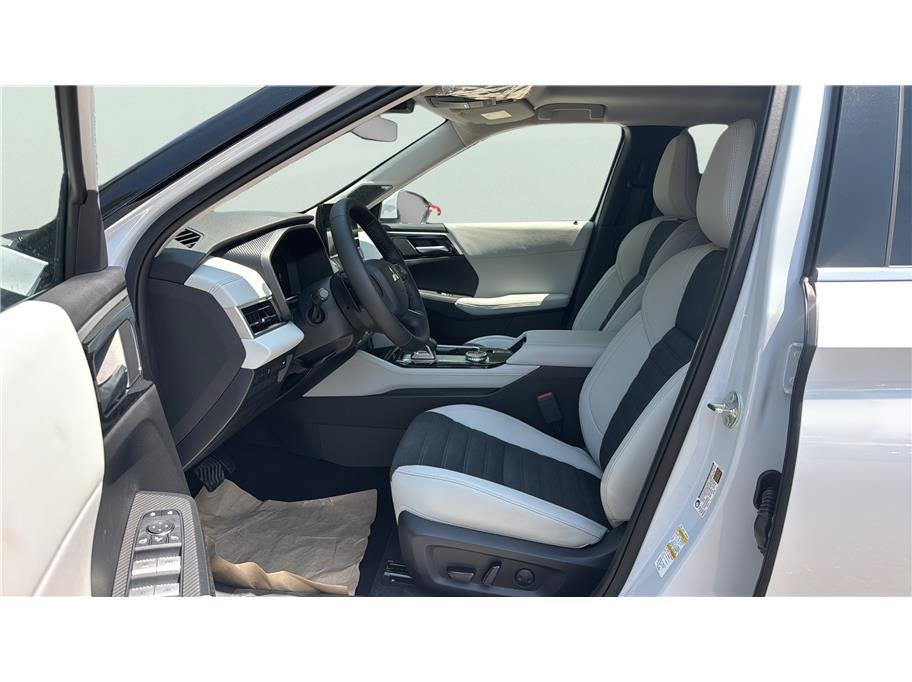 2026 Mitsubishi Outlander SE Sport Utility 4D