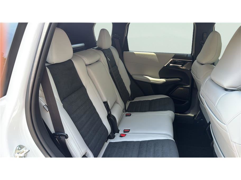 2026 Mitsubishi Outlander SE Sport Utility 4D