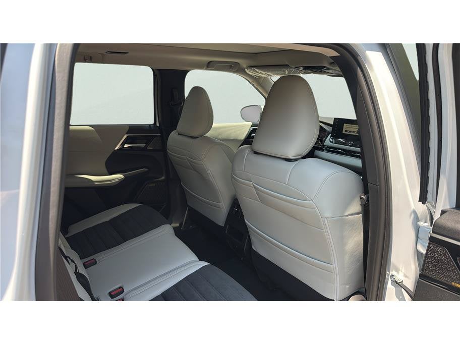 2026 Mitsubishi Outlander SE Sport Utility 4D