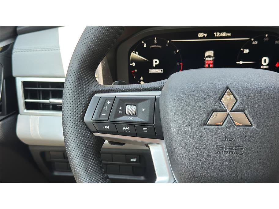 2026 Mitsubishi Outlander SE Sport Utility 4D