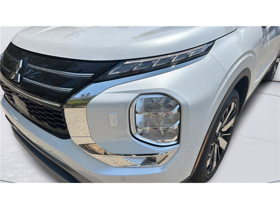 2026 Mitsubishi Outlander SE Sport Utility 4D