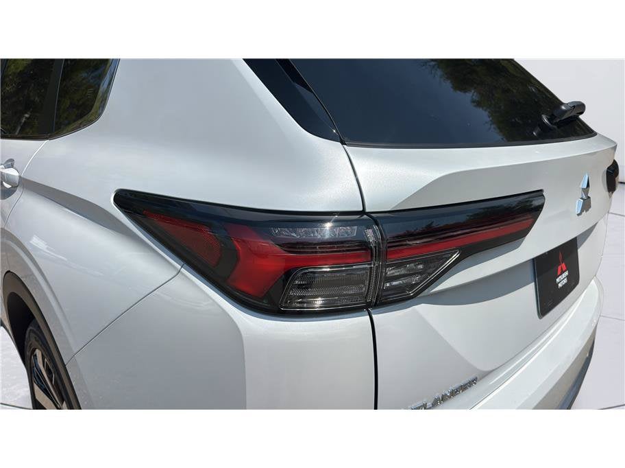 2026 Mitsubishi Outlander SE Sport Utility 4D