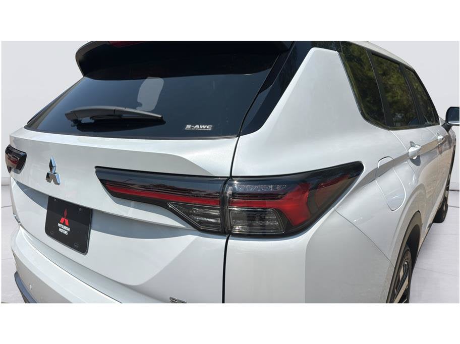 2026 Mitsubishi Outlander SE Sport Utility 4D