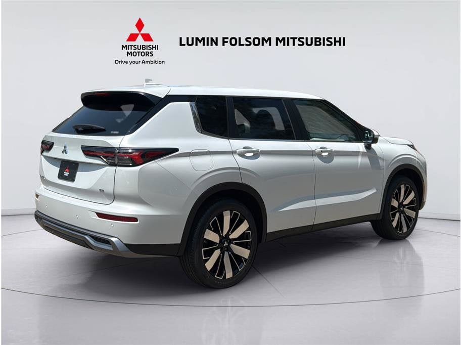 2026 Mitsubishi Outlander SE Sport Utility 4D