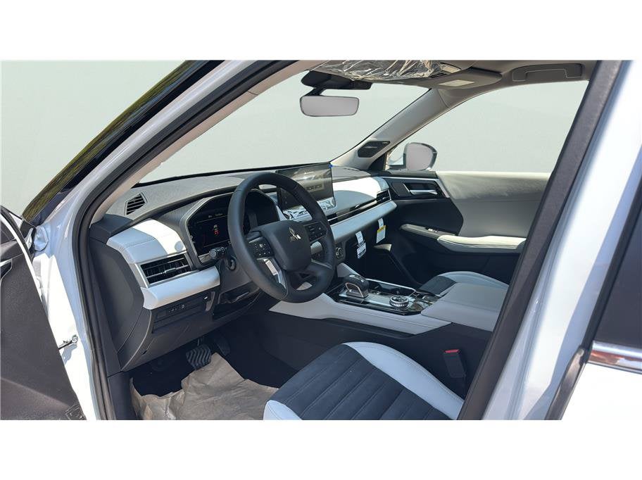 2026 Mitsubishi Outlander SE Sport Utility 4D