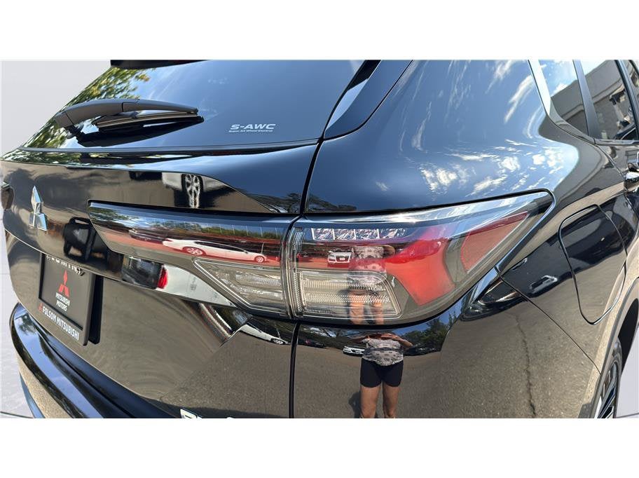2026 Mitsubishi Outlander Plug-In Hybrid SE