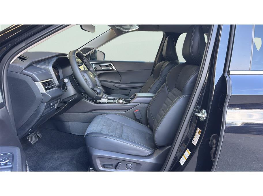 2026 Mitsubishi Outlander Plug-In Hybrid SE