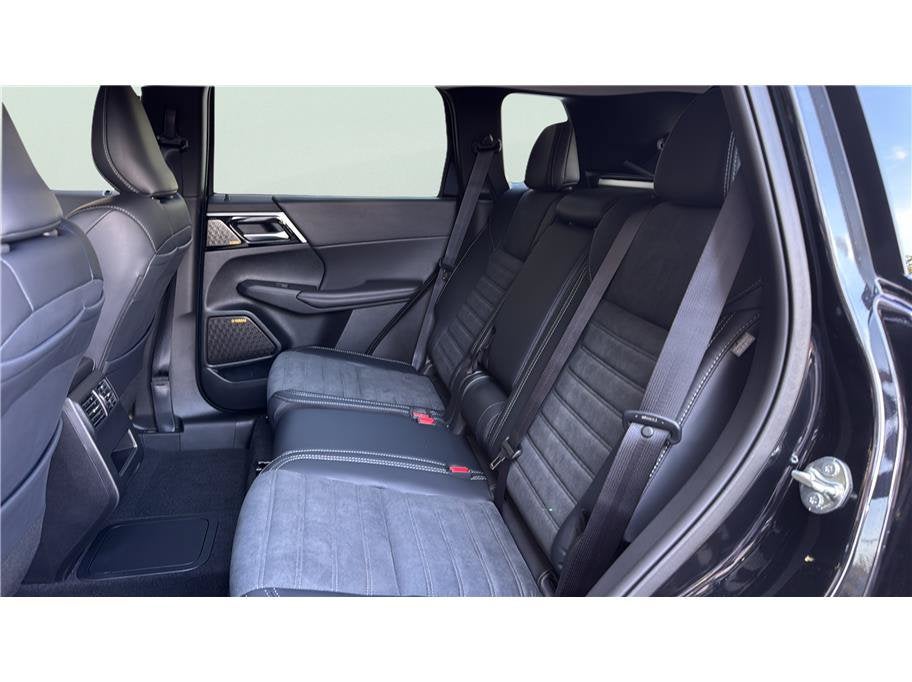 2026 Mitsubishi Outlander Plug-In Hybrid SE