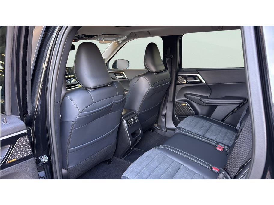 2026 Mitsubishi Outlander Plug-In Hybrid SE