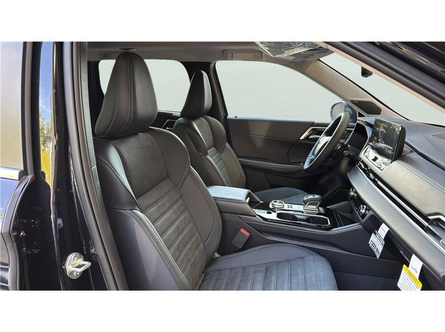 2026 Mitsubishi Outlander Plug-In Hybrid SE