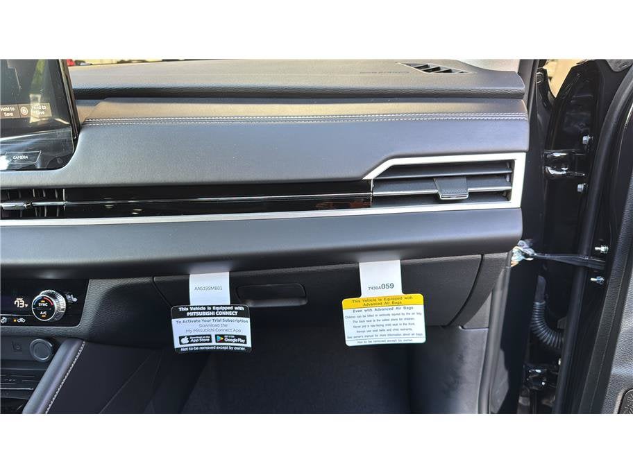 2026 Mitsubishi Outlander Plug-In Hybrid SE