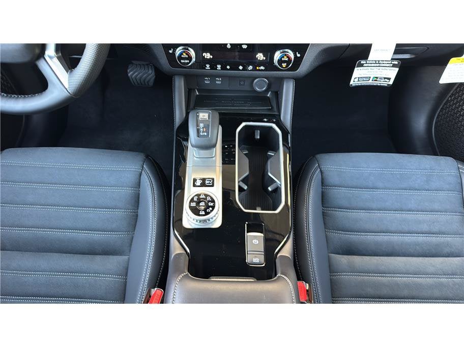 2026 Mitsubishi Outlander Plug-In Hybrid SE