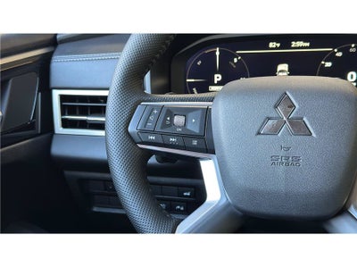 2026 Mitsubishi Outlander Plug-In Hybrid SE