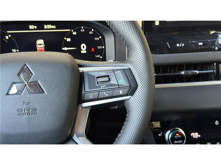 2026 Mitsubishi Outlander Plug-In Hybrid SE