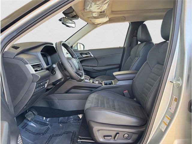 2025 Mitsubishi Outlander Plug-In Hybrid SE Sport Utility 4D