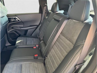 2025 Mitsubishi Outlander Plug-In Hybrid SE Sport Utility 4D