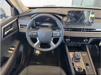 2025 Mitsubishi Outlander Plug-In Hybrid SE Sport Utility 4D