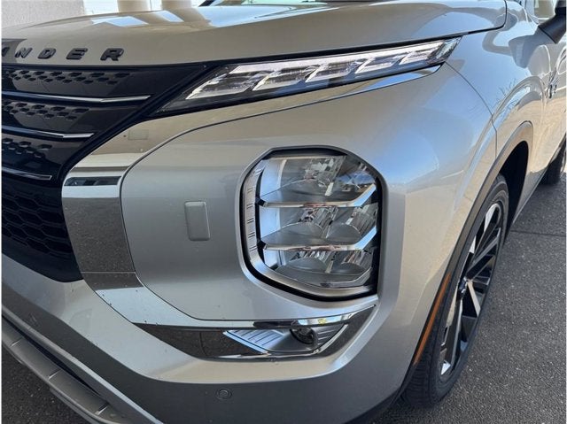 2025 Mitsubishi Outlander Plug-In Hybrid SE Sport Utility 4D