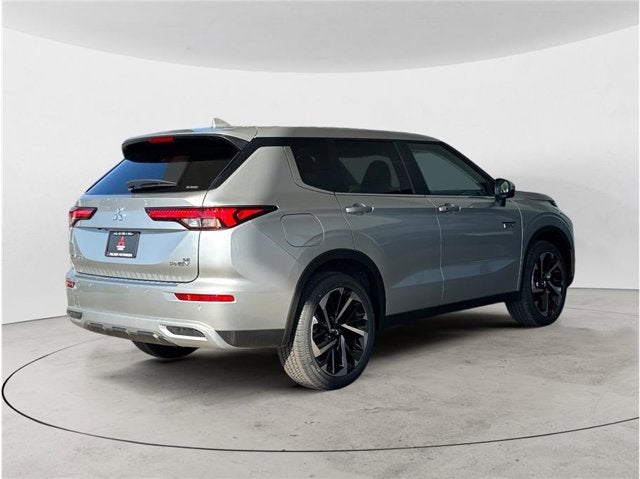 2025 Mitsubishi Outlander Plug-In Hybrid SE Sport Utility 4D