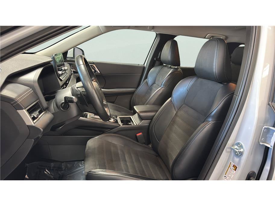 2024 Mitsubishi Outlander Plug-In Hybrid SE Sport Utility 4D