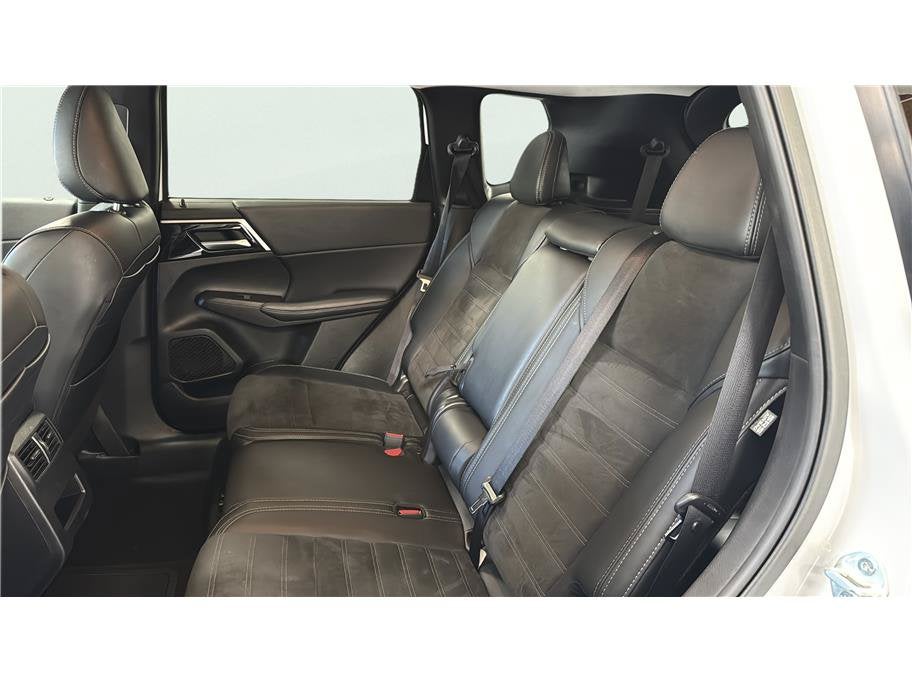 2024 Mitsubishi Outlander Plug-In Hybrid SE Sport Utility 4D