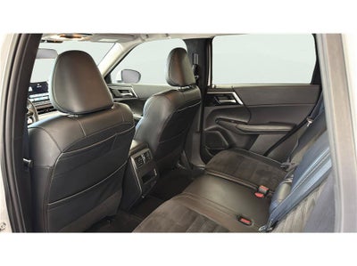 2024 Mitsubishi Outlander Plug-In Hybrid SE Sport Utility 4D