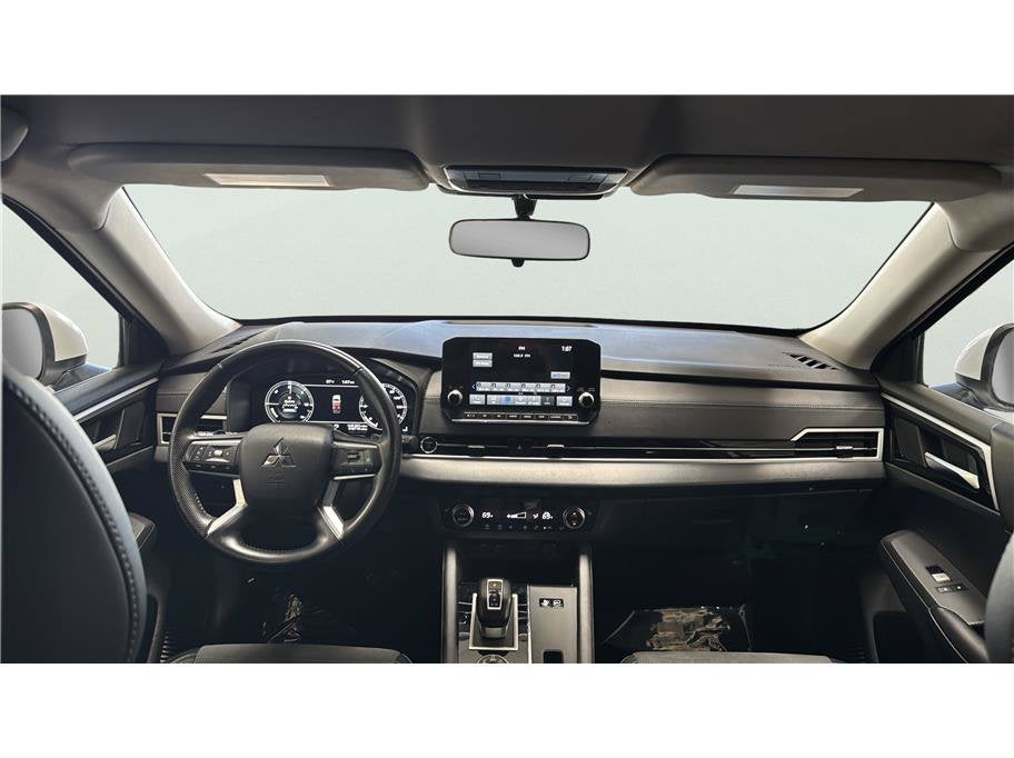 2024 Mitsubishi Outlander Plug-In Hybrid SE Sport Utility 4D