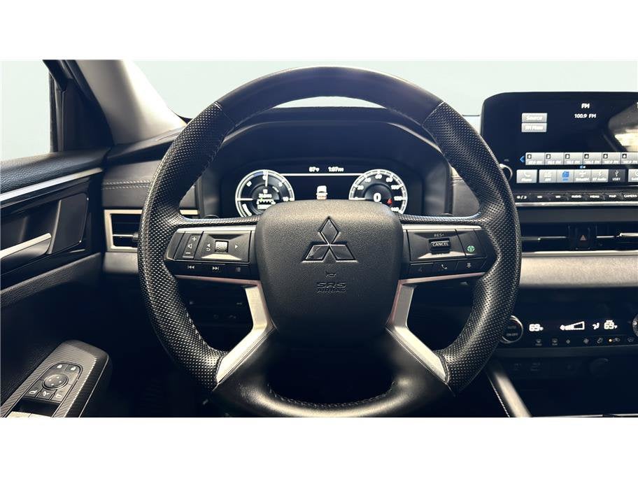 2024 Mitsubishi Outlander Plug-In Hybrid SE Sport Utility 4D
