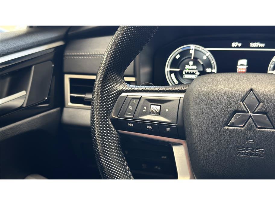 2024 Mitsubishi Outlander Plug-In Hybrid SE Sport Utility 4D