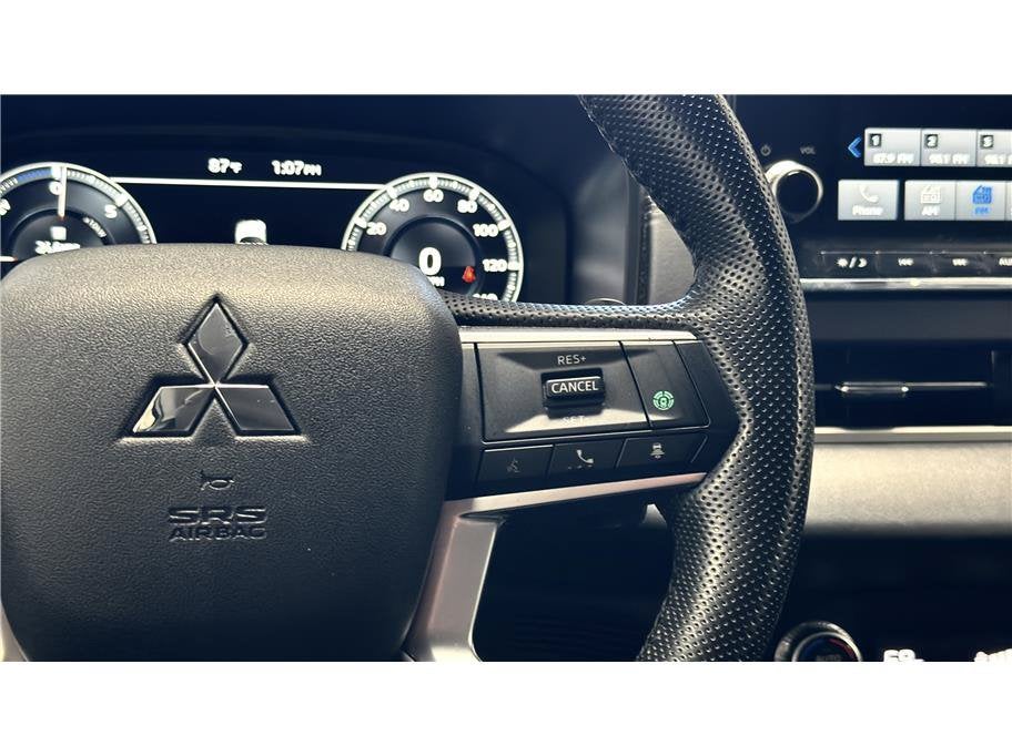 2024 Mitsubishi Outlander Plug-In Hybrid SE Sport Utility 4D
