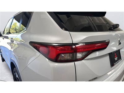 2024 Mitsubishi Outlander Plug-In Hybrid SE Sport Utility 4D