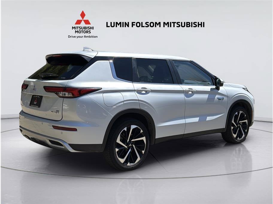 2024 Mitsubishi Outlander Plug-In Hybrid SE Sport Utility 4D