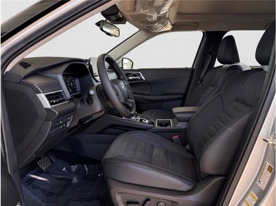 2025 Mitsubishi Outlander Plug-In Hybrid SE Sport Utility 4D