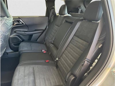 2025 Mitsubishi Outlander Plug-In Hybrid SE Sport Utility 4D