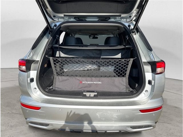 2025 Mitsubishi Outlander Plug-In Hybrid SE Sport Utility 4D