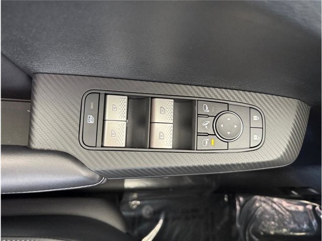 2025 Mitsubishi Outlander Plug-In Hybrid SE Sport Utility 4D