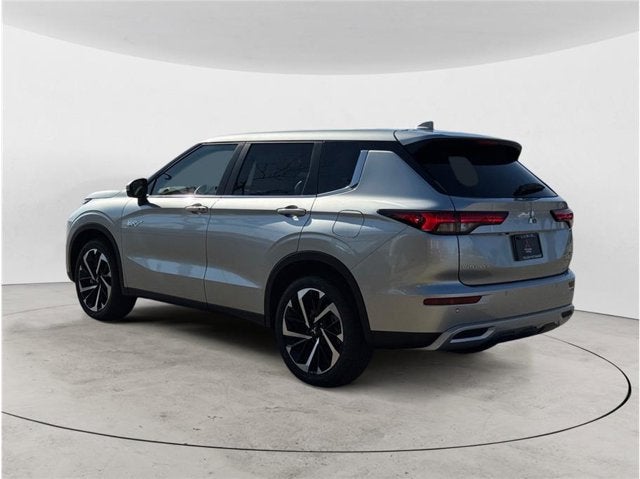 2025 Mitsubishi Outlander Plug-In Hybrid SE Sport Utility 4D