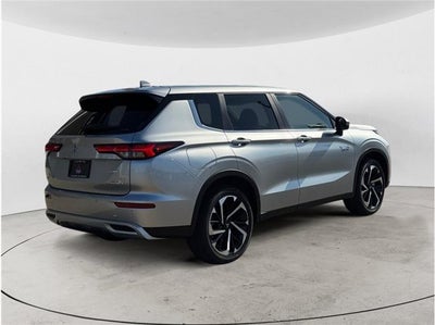 2025 Mitsubishi Outlander Plug-In Hybrid SE Sport Utility 4D