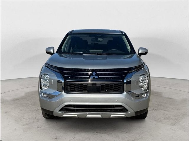 2025 Mitsubishi Outlander Plug-In Hybrid SE Sport Utility 4D